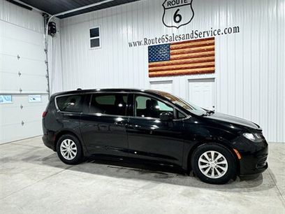 Used 2017 Chrysler Pacifica Touring w/ Tire & Wheel Group