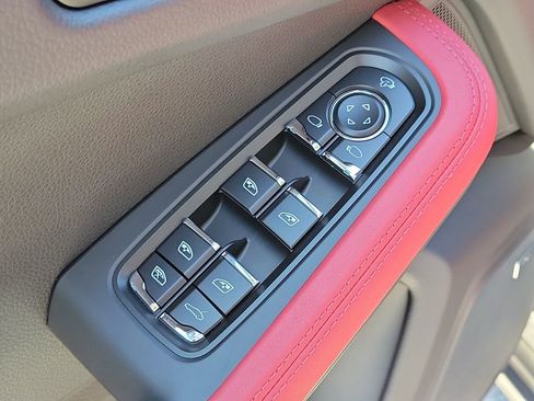 New 2026 Porsche Macan image 27