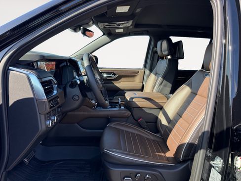 New 2025 GMC Yukon Denali Ultimate w/ LPO, Illumination Package AWD/4WD image 10