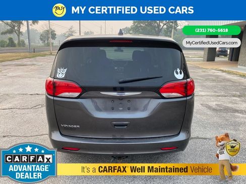 Used 2020 Chrysler Voyager LX w/ Cold Weather Group FWD image 6