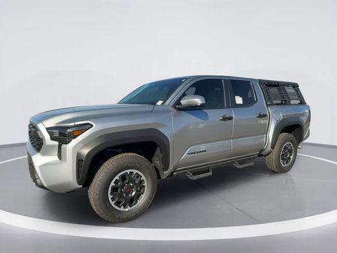 Used 2025 Toyota Tacoma TRD Off-Road AWD/4WD image 4