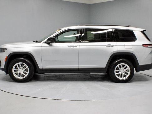 Used 2024 Jeep Grand Cherokee L Laredo AWD/4WD image 7
