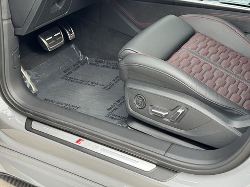 Used 2025 Audi RS 6 performance image 21
