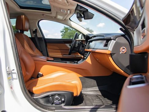 Used 2018 Jaguar XF Portfolio AWD/4WD image 22