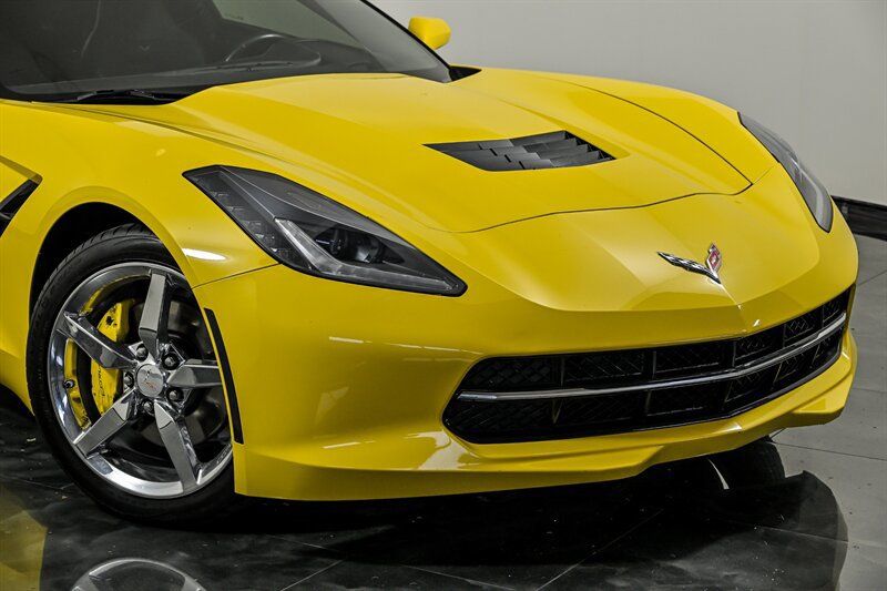 Used 2014 Chevrolet Corvette Stingray Coupe w/ 3LT Preferred Equipment Group RWD image 2