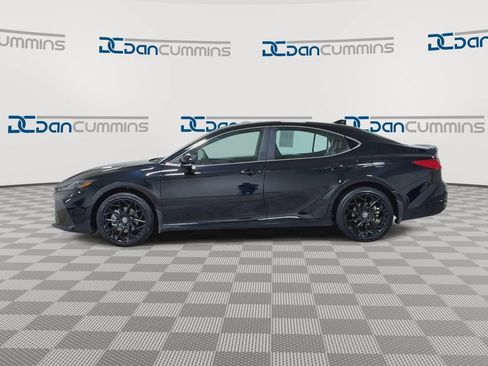 Used 2026 Toyota Camry XLE AWD/4WD image 5