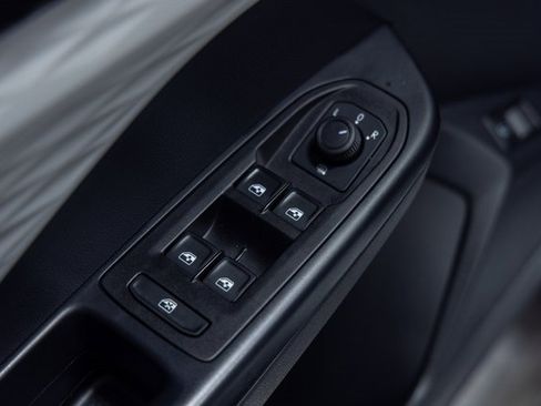 Used 2023 Volkswagen Taos S image 12