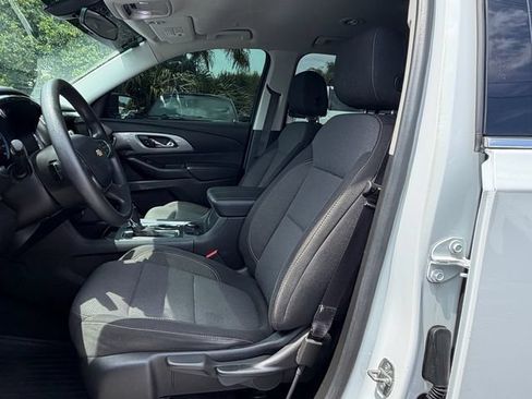 Used 2019 Chevrolet Traverse LS FWD image 11