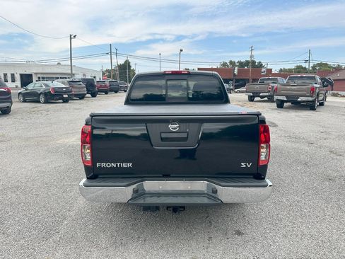 Used 2019 Nissan Frontier SV image 4
