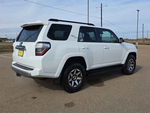 Used 2021 Toyota 4Runner TRD Off-Road image 8