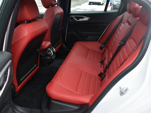 New 2025 Alfa Romeo Giulia AWD image 11