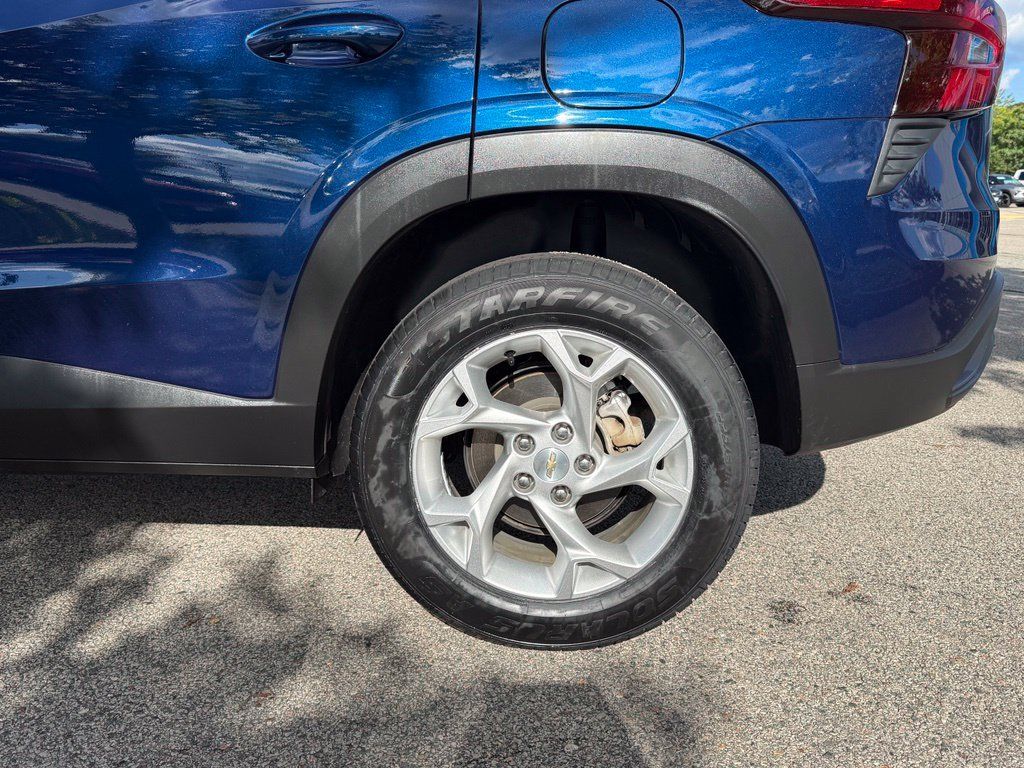 Used 2024 Chevrolet Trax LS w/ LS Convenience Package FWD image 30
