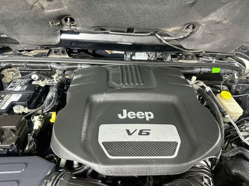 Used 2017 Jeep Wrangler Unlimited Sport AWD/4WD image 29