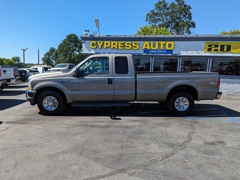 Used 2002 Ford F250 XLT image 2