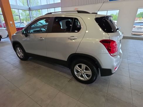 Used 2022 Chevrolet Trax LT w/ LT Convenience Package AWD/4WD image 13