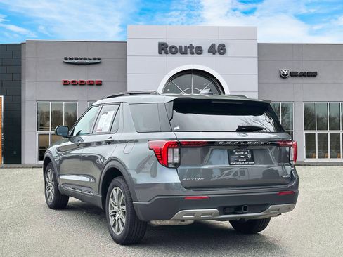 Used 2026 Ford Explorer Active w/ Active Comfort Package AWD/4WD image 4