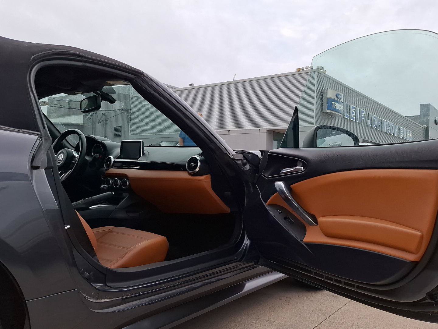 Used 2017 FIAT 124 Spider Lusso RWD image 13