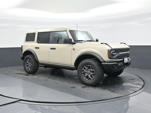 New 2025 Ford Bronco Badlands image 10