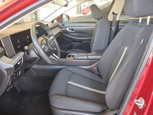 Used 2025 Hyundai Sonata SEL FWD image 4