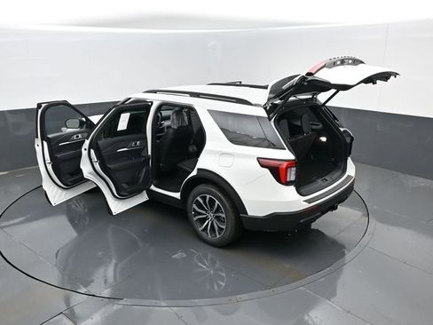 New 2026 Ford Explorer ST-Line image 29