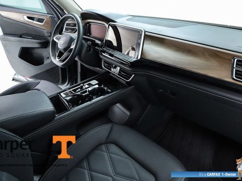 Used 2024 Volkswagen Atlas SE w/ Panoramic Sunroof Package FWD image 33