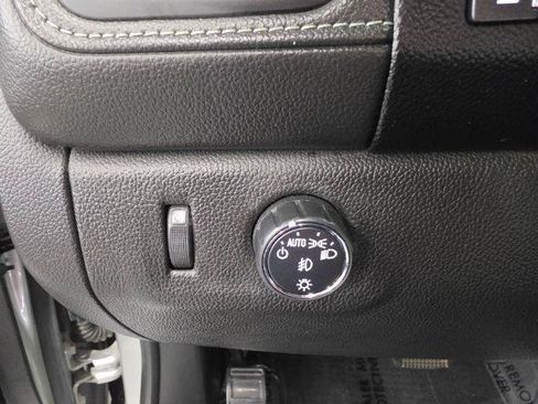 Used 2017 GMC Canyon Denali RWD image 15