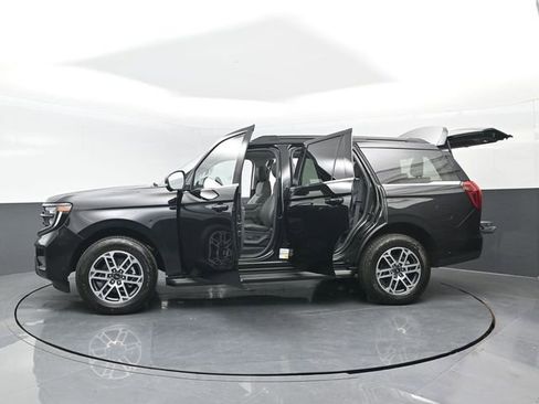 New 2025 Ford Expedition Active image 41