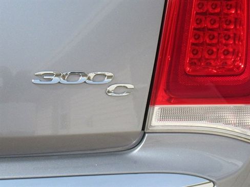 Used 2015 Chrysler 300 C w/ Light Group image 37