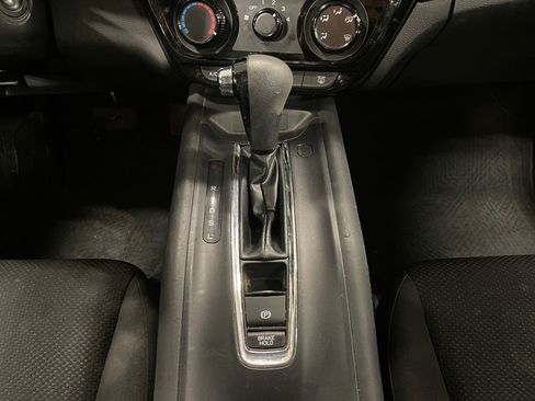 Used 2018 Honda HR-V LX image 11
