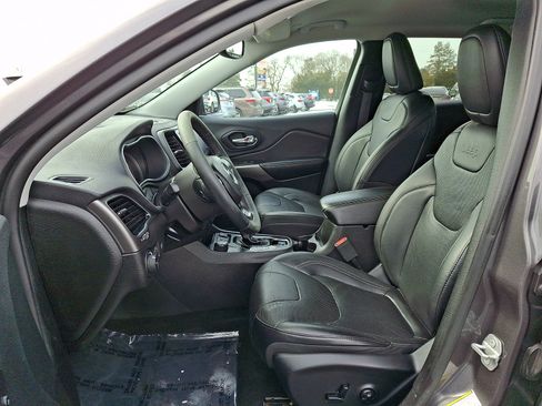 Used 2019 Jeep Cherokee Limited image 13