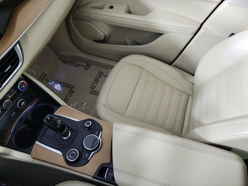 Used 2019 Alfa Romeo Stelvio Ti Lusso w/ Quick Order Package 22X Lusso image 23