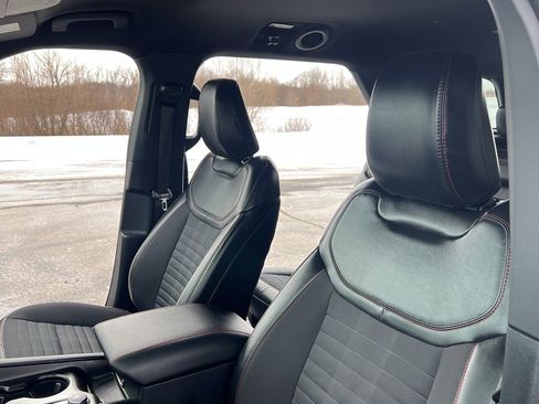 Used 2025 Ford Explorer ST-Line w/ Premium Package image 16