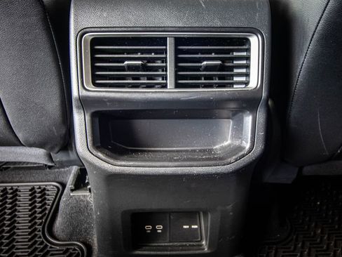 Used 2024 Volkswagen Atlas Cross Sport SE w/ Panoramic Sunroof Package image 29