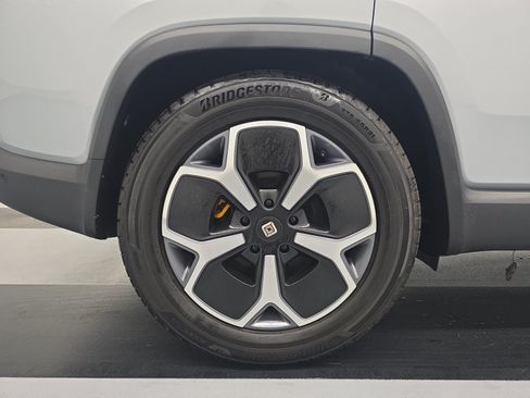 Used 2024 Rivian R1S Adventure AWD/4WD image 12