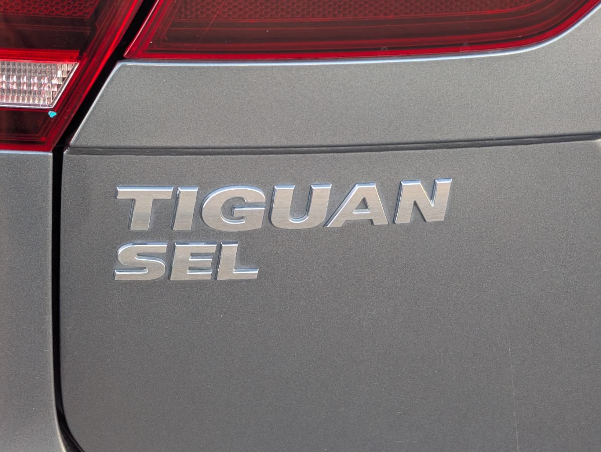Used 2021 Volkswagen Tiguan SEL FWD image 10