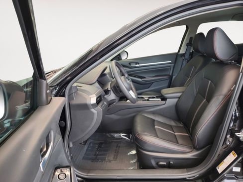 Certified 2025 Nissan Altima 2.5 SR FWD image 23