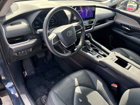 Used 2025 Toyota Grand Highlander AWD Hybrid image 25