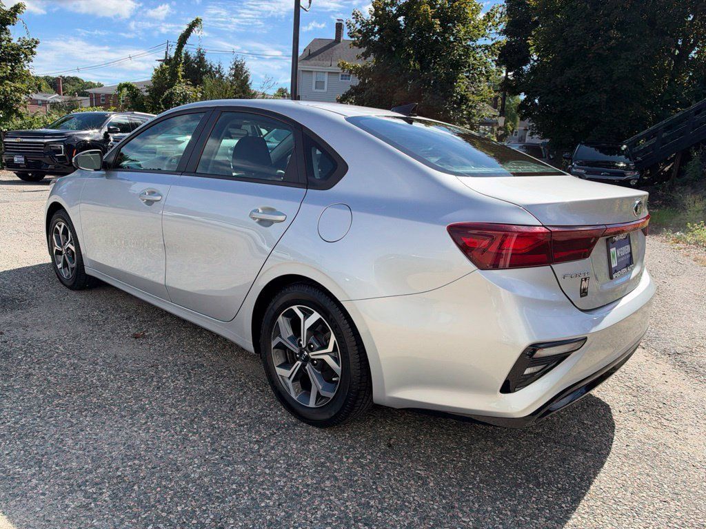 Used 2019 Kia Forte LXS FWD image 4