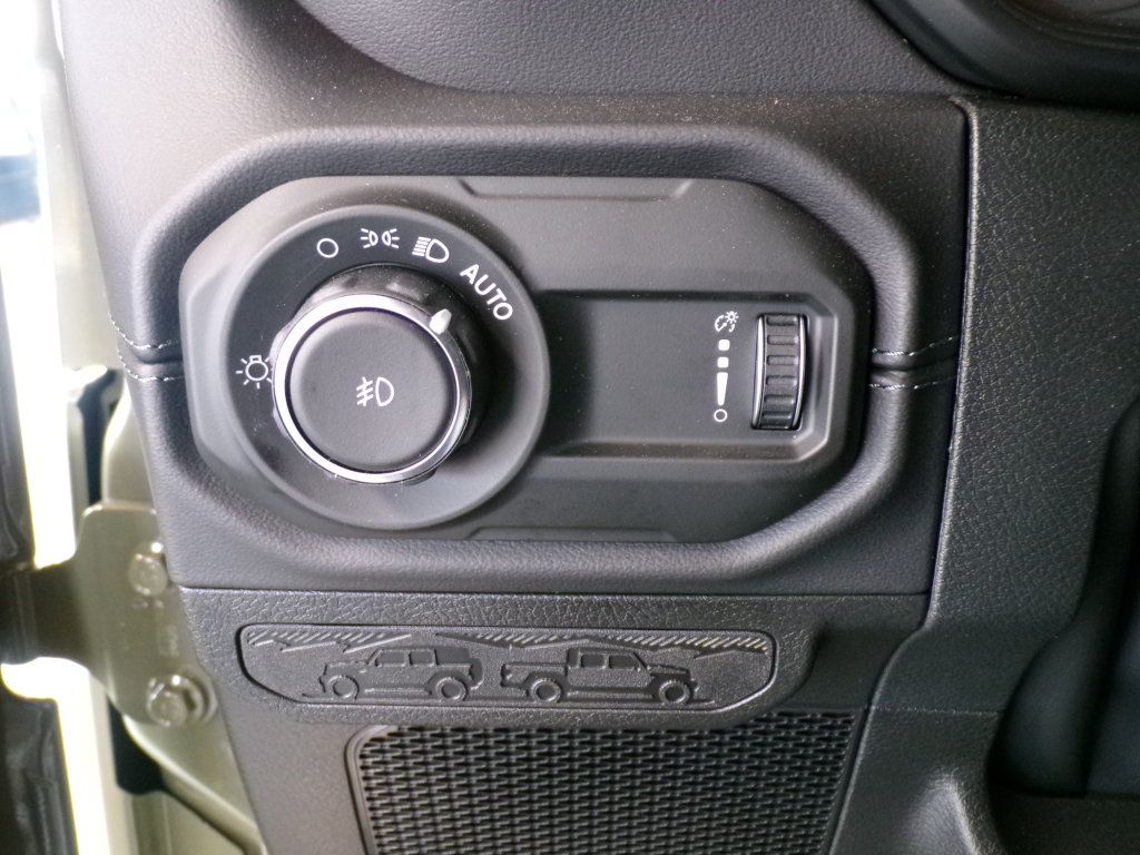 New 2026 Jeep Wrangler Unlimited Sahara AWD/4WD image 21