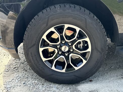 Used 2024 Ford Expedition Max XLT image 11