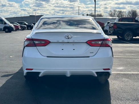 Used 2018 Toyota Camry L image 6
