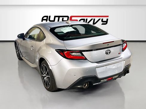Used 2025 Toyota GR86 w/ ALL Weather Mat Package (TMS) RWD image 5