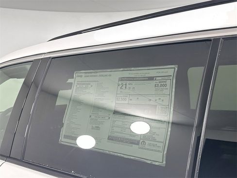 New 2025 Jeep Grand Cherokee L Overland w/ Luxury Tech Group IV image 21