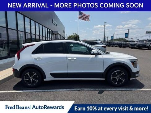 Used 2023 Kia Niro EX FWD image 8