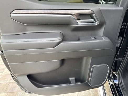 Used 2022 Chevrolet Silverado 1500 LTZ w/ LTZ Premium Package image 17