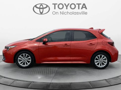 Used 2025 Toyota Corolla SE w/ SE Package FWD image 2
