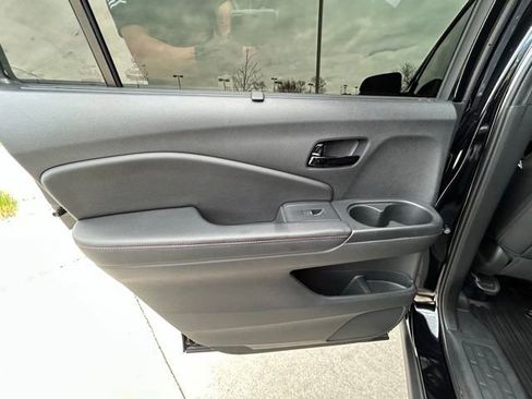 Used 2024 Honda Passport Black Edition image 30