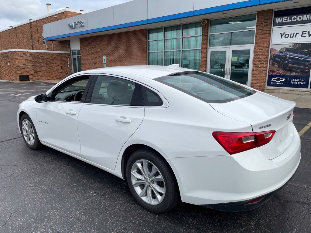 Used 2025 Chevrolet Malibu LT FWD image 3