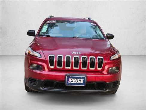 Used 2015 Jeep Cherokee Sport image 2