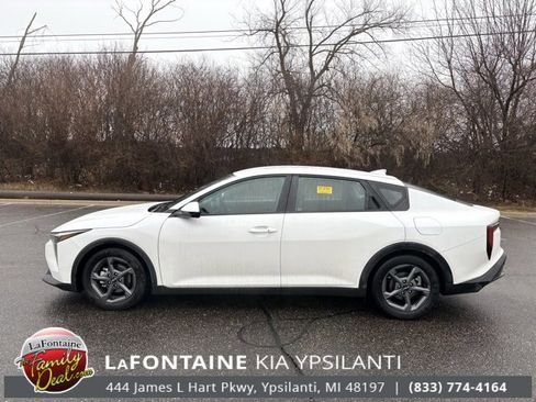 Certified 2025 Kia K4 LXS image 2